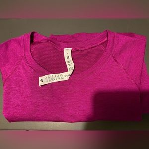 Lululemon Swiftly Tech 2.0 Magenta Purple. In perfect condition.